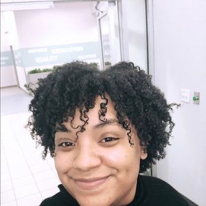 Meet your Posher, Jasmine